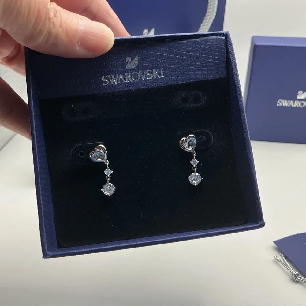 Swarovski Crystal Heart Dangle Earrings NIB - Picture 2 of 2